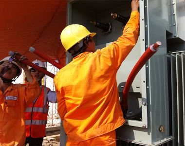 Đấu nối cáp trung thế cho máy biến áp
